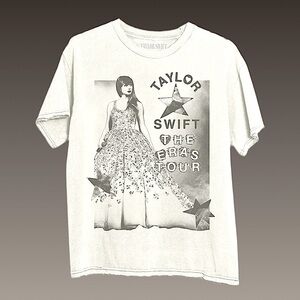 NWT TAYLOR SWIFT | THE ERAS‎ TOUR PHOTO OVERSIZED T-SHIRT